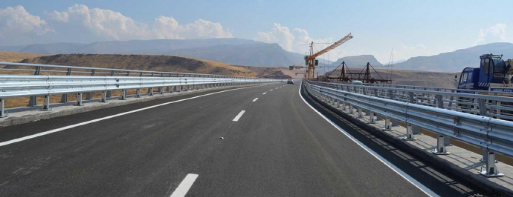 Türkiye\'nin 4\'üncü büyük köprüsü Hasankeyf\'te trafiğe açıldı