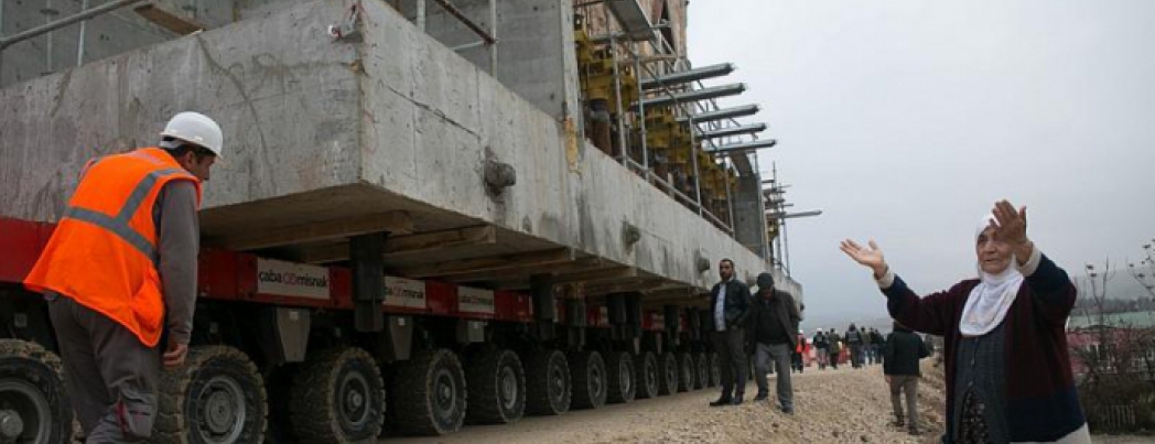 Son tarihi eser dualarla taşındı