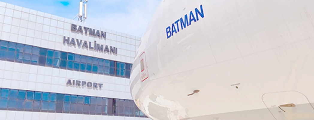 BATMAN�IN G�KY�Z�NE A�ILAN KAPISI 16 YILI DOLDURUYOR