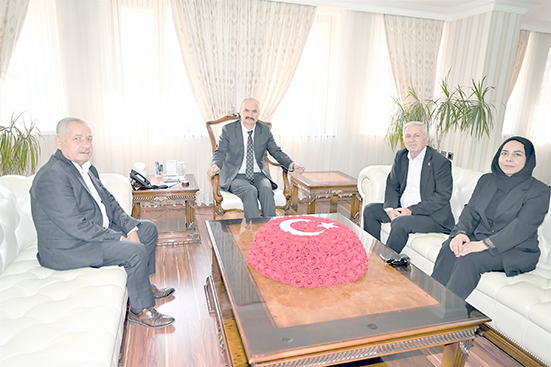 CHP İL BAŞKANI ÖZKANAT’TAN VALİ CANALP’E ZİYARET