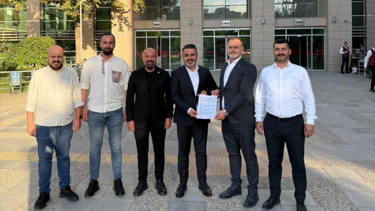 Çetin mazbatasını aldı