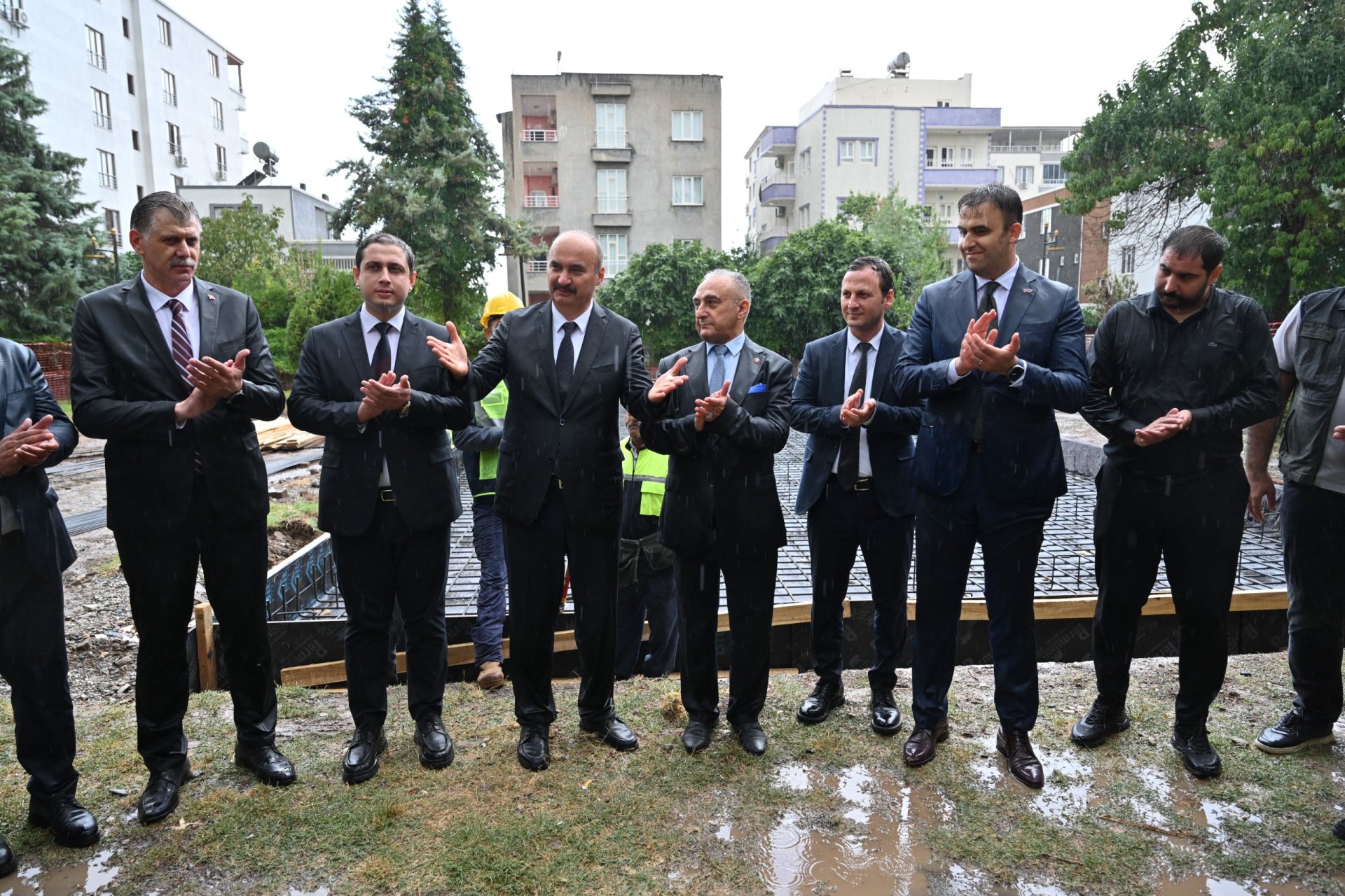 Emekliler lokali için ilk çivi çakıldı