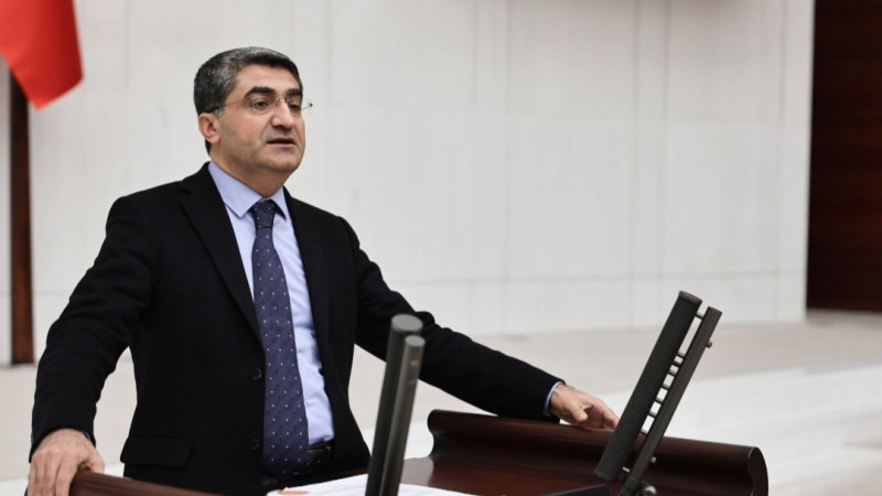 EKMEN, "FON KRİZİ DEĞİL, FON DOLANDIRICILIĞI"