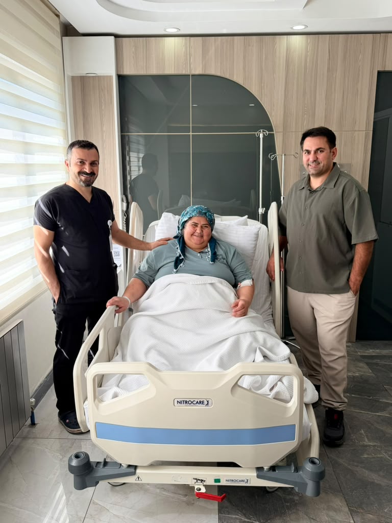150 Kiloluk hastaya tüp mide ameliyatı